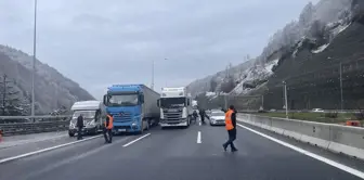 Anadolu Otoyolu'nda Araç Yangını Ulaşımı Aksattı