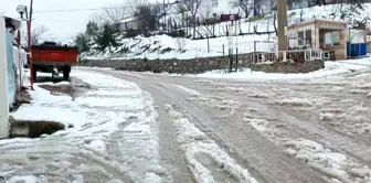 Çanakkale'de Kar Yağışıyla Birlikte Yolu Kapanan Köy Yok