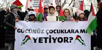 İstanbul'da çocukların katılımıyla 'Küçük Adımlardan Büyük Vicdan Yürüyüşü' etkinliği yapıldı