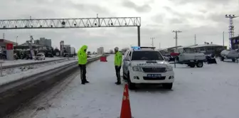 Kars-Digor Kara Yolu Kar Yağışı Nedeniyle Kapandı