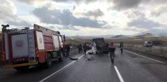 Van-Erciş kara yolunda minibüs kazası: Sürücü yaralandı