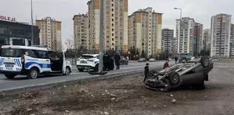 Kayseri'de otomobil devrildi: 3 yaralı