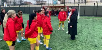 Kadın Futbolculara Destek Ziyareti