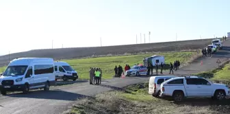 Diyarbakır'da öğrenci taşıyan minibüs devrildi: 9 yaralı