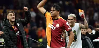 Galatasaray'da Gabriel Sara'dan Taraftarlara 3'lü Kutlama