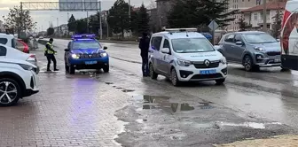 Plakasız Otomobil Jandarmadan Kaçtı, Polis Tarafından Yakalandı