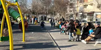 Adıyaman'da Güneşli Hava İnsanları Parklara Çekti