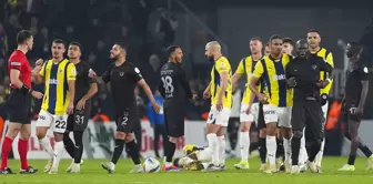 Kırmızı mı değil mi? Ünlü yorumcular Aboubakar'ın pozisyonunda tereddütsüz görüş belirtti