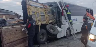 Chain collision in Konya! 2 people died and 18 were injured in the passenger bus.