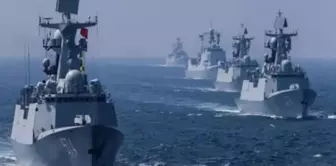 Tension that scares the world! The ships of two countries came face to face.