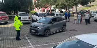 In Zonguldak, an unbelievable accident! She ran over her husband while trying to park.