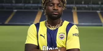 Allan Saint-Maximin will not be able to wear the Fenerbahçe jersey again.