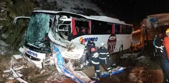 A bus collided with a truck in Samsun: 1 dead, 16 injured.