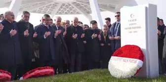 Former CHP Chairman Deniz Baykal was commemorated at his gravesite.