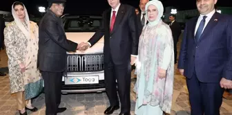 President Erdoğan gifted a Togg to the President of Pakistan, Zardari.