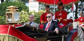 President Erdoğan went to the dinner held in his honor in Pakistan by horse-drawn carriage.