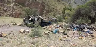 Bus accident in Bolivia: 31 dead, 15 injured.