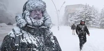 The expected snowstorm in Istanbul has begun.