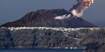 The volcano in Santorini has become active! A Greek expert has explained the two expected scenarios.