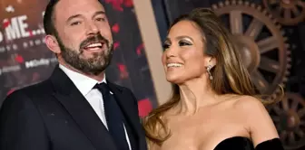 Jennifer Lopez and Ben Affleck have officially divorced.