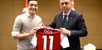 Surprise of Mesut Özil at the AK Party's Central Decision and Executive Board Meeting