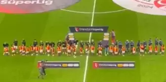 Before the Galatasaray-Fenerbahçe derby, the players did not shake hands with each other.