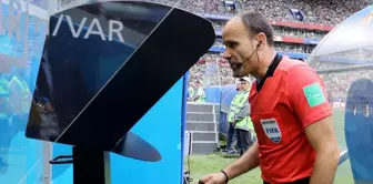 A new era in football! VAR and the offside rule are changing.