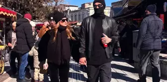 Mauro Icardi wore a mask to avoid being recognized while exploring Istanbul with his new girlfriend.