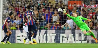 Barcelona's goalkeeper Ter Stegen was also deceived.