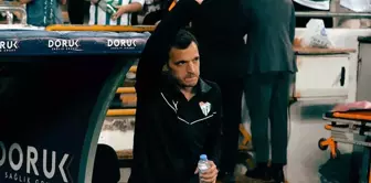 Bursaspor, Batalla ile yollarını ayırarak teknik direktörlük görevine Adem Çağlayan'ı getirdi. 

Bursaspor parted ways with Batalla and appointed Adem Çağlayan as the head coach.