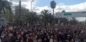 Thousands of people walking from Vatan Avenue have reached Saraçhane.