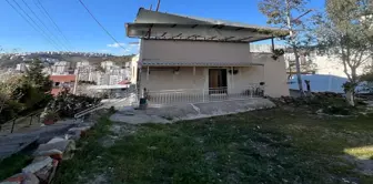 While repairing the roof, a father and son lost their lives due to the strong winds.