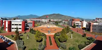 ADÜ'lü akademisyen Mehmet Aydıner'den skandal ifadeler: Fakültemde başörtülü istemiyorum

Скандальные высказывания академика Мехмета Айдынера из АДЮ: «Я не хочу, чтобы в моем факультете были женщины в хиджабе».