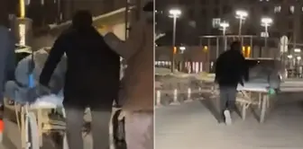 Heartwarming moments! They rushed to the aid of the elderly scrap dealer struggling on the hill.