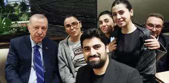الرئيس أردوغان يقوم بزيارة مفاجئة لمقهى