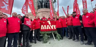 ДИСК Генеральный секретарь Черкезоглу: Откажитесь от запрета на Таксим, уберите эти баррикады.