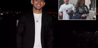 Yeni sevgilisi mi? Torreira'nın yanındaki gizemli kadının kim olduğu ortaya çıktı. 

ترجمة: هل هي حبيبته الجديدة؟ تم الكشف عن هوية المرأة الغامضة بجانب توريرا.