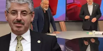 AK Parti'li Çopuroğlu, İmamoğlu'nu alaya alarak kameraları bantla kapattı. 

Rusça çevirisi:
Чопуроглу из Партии справедливости и развития, насмехаясь над Имамоглу, закрыл камеры скотчем.