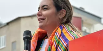 Айюджи Тюркешу напали на могилу его отца Алпарслана Тюркеша.