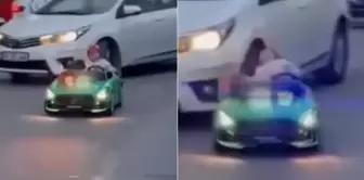 Автомобиль врезался в электромобиль, на котором ехал ребенок.
