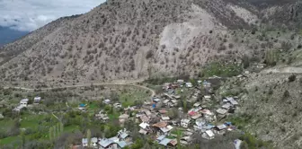 The new location of the village to be relocated due to landslide risk has become a topic of discussion.