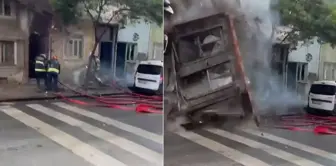 لحظات رعب على الكاميرا! المبنى المشتعل انهار على رجال الإطفاء.