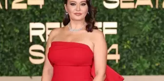 Nurgül Yeşilçay and her boyfriend are leaving Istanbul.