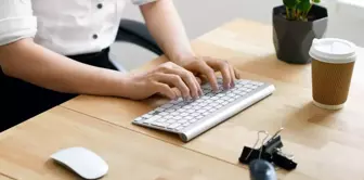 إلى النساء اللواتي لديهن ثلاثة أطفال! حق التوظيف كموظف حكومي قادم.