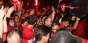 Thousands of fans flocked in! The champion Gençlerbirliği was warmly welcomed in Ankara.
