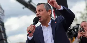 Özgür Özel: نحن نقول نعم لتركيا خالية من الإرهاب، ونتوقع أن تُترك الأسلحة.