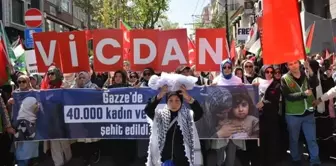İstanbul غزة من أجل نهضت! آلاف الأشخاص ساروا نحو آيا صوفيا.