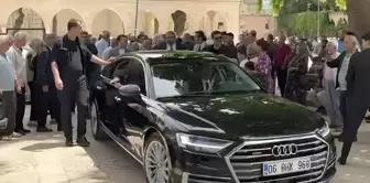 Müsavat Dervişoğlu entered the holy place using a vehicle.