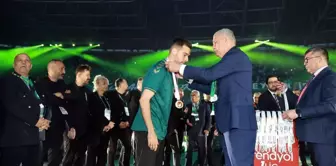 At the championship ceremony, İbrahim Hacıosmanoğlu received a cold shower.