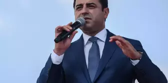 Селахаттин Демирташ прокомментировал решение о роспуске ПКК.